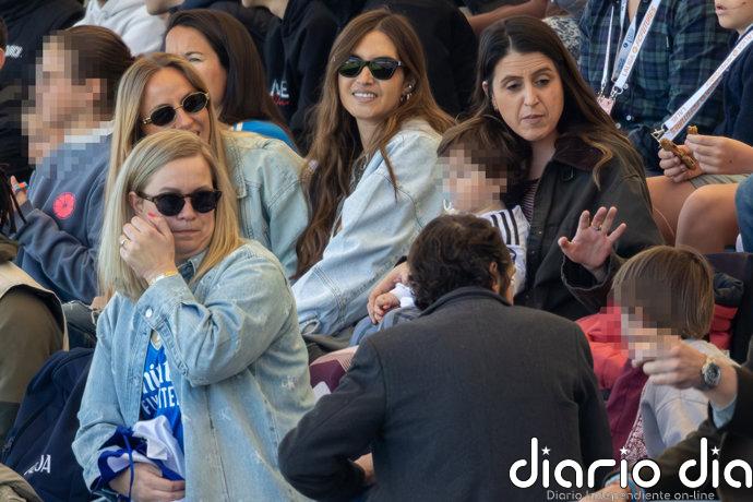 Sara Carbonero se rinde al must de la temporada y arrasa en clave 'sport' con su último look