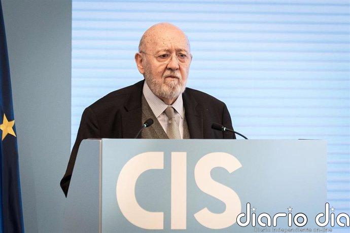 Tezanos defiende en el CIS que la desigualdad de género es una "patología social" y reivindica a mujeres en sociología