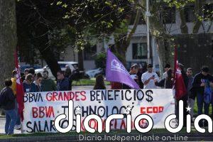 Trabajadores de BBVA Technology denuncian en Bilbao la "pérdida de poder adquisitivo" y piden "sueldos dignos"