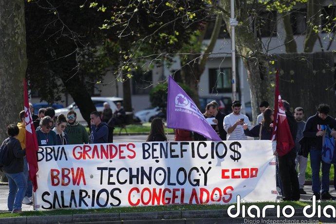 Trabajadores de BBVA Technology denuncian en Bilbao la "pérdida de poder adquisitivo" y piden "sueldos dignos"