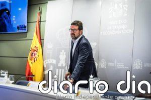 Trabajo pide a la CEOE salir del "radicalismo" y sumarse al diálogo para democratizar las empresas