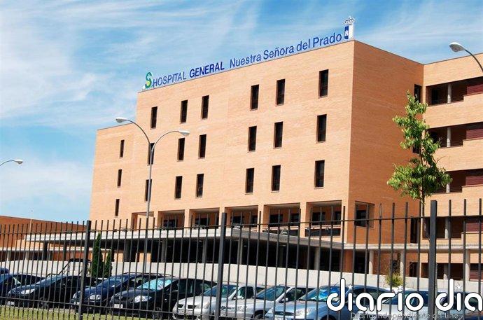 Tres heridos tras la salida de la vía de un turismo en Camuñas