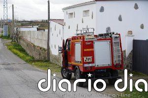 Tres viviendas afectadas por un incendio originado en un sótano en Caminomorisco