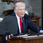 Trump vuelve a reclamar a Powell (Fed) una bajada de los tipos de interés sin esperar a su próxima reunión