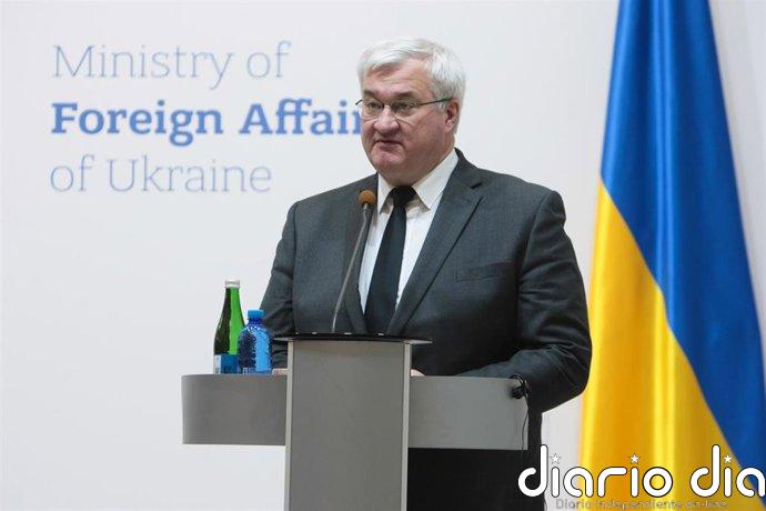 Ucrania acusa a Hungría de tomar como "rehenes" a siete empleados de un banco ucraniano en Budapest