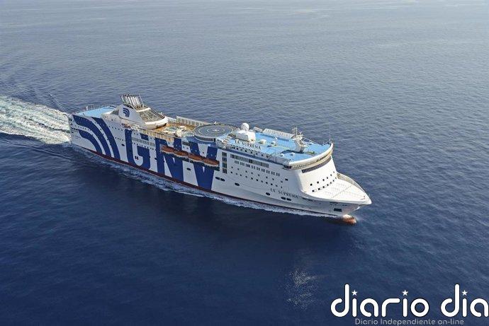 Un camión se incendia en la bodega de un ferri que hacía la ruta entre Barcelona y Palma