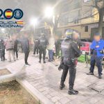 Un operativo policial en Alicante se salda con 65 identificados y un detenido por drogas