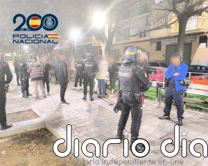 Un operativo policial en Alicante se salda con 65 identificados y un detenido por drogas