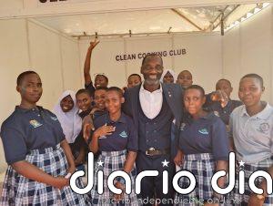 Una escuela de Tanzania lanza un Club de Energía para promover la cocina limpia