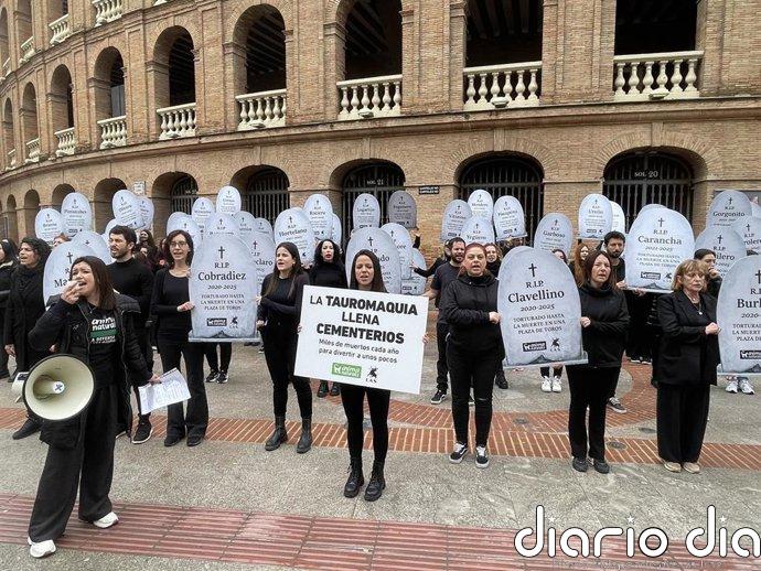 Una manifestación en València exige "la abolición de la tauromaquia": "Es una fiesta manchada de sangre"