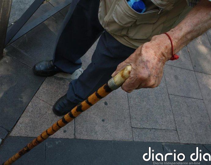 Una persona muere cada 16 minutos en las listas de espera de la dependencia, según un informe