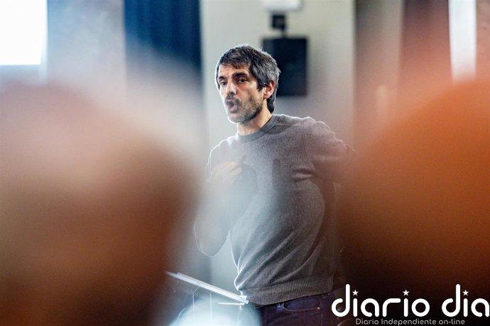 Urtasun pide reabrir la investigación a Julio Iglesias: "Hay presuntamente un esquema de trata"