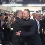 Varios jugadores del Barça y el técnico Hansi Flick votan en las elecciones acompañados por Laporta