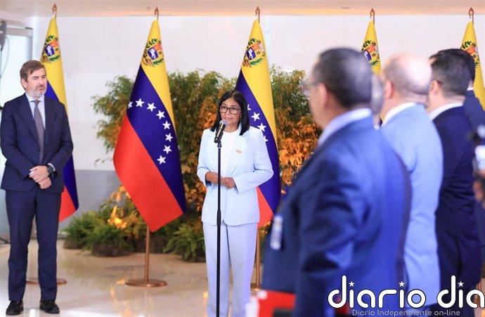 Venezuela firma un "acuerdo estratégico" con Repsol en su campaña por "fomentar la inversión extranjera"