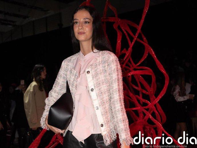 Victoria Federica, abrumada, juega al ratón y al gato con la prensa en su impactante aparición en la MBFW Madrid