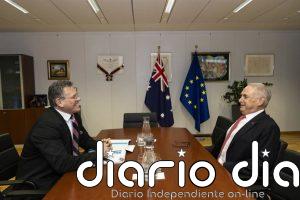 Von der Leyen aborda los "últimos detalles" del acuerdo comercial con Australia en su viaje a Canberra