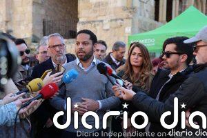 Vox desdeña la intención de Ortega Smith de llevar su expulsión a los tribunales: "Que se ponga a la cola"