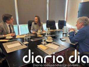 Vox ofrece a María Corina Machado su "apoyo político" durante una reunión en Santiago de Chile