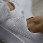 ¿Zapatillas blancas sucias? Estos métodos devuelven el blanco a su estado original