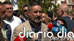 Abascal asegura que Vox tomará "las medidas necesarias para que el principio de prioridad nacional avance"