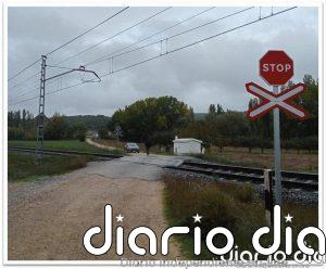 Adif adjudica por 600.000 euros la mejora de la protección de un paso a nivel en Alar del Rey (Palencia)
