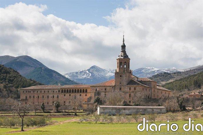 Adjudicadas por 231.637 euros las obras de restauración de la cubierta y vitrales de la iglesia del Monasterio de Yuso