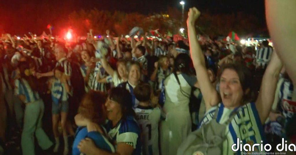 Aficionados de la Real Sociedad celebran a lo grande la conquista de la Copa del Rey