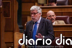 Agustín Santos (Sumar) ve "un escádalo" la 'prioridad nacional' y vaticina que acabará a los tribunales