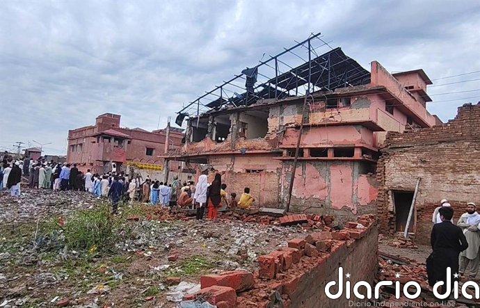 Al menos cinco muertos por un ataque suicida en una comisaría en el noroeste de Pakistán