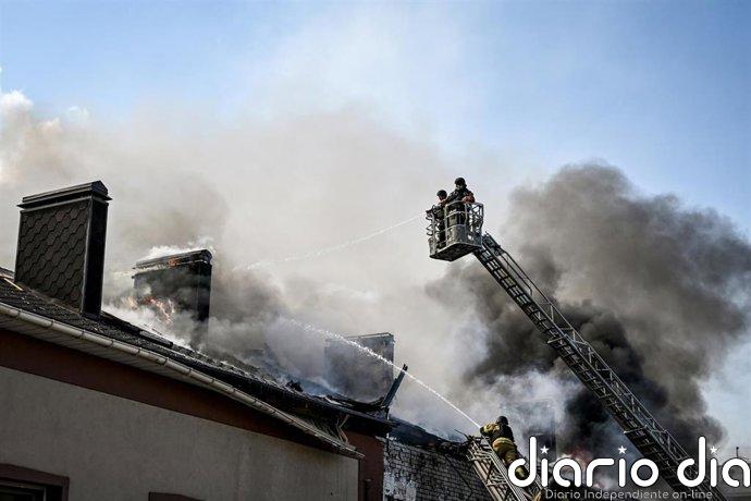 Al menos un muerto y seis heridos en nuevos ataques rusos contra el este y el centro de Ucrania