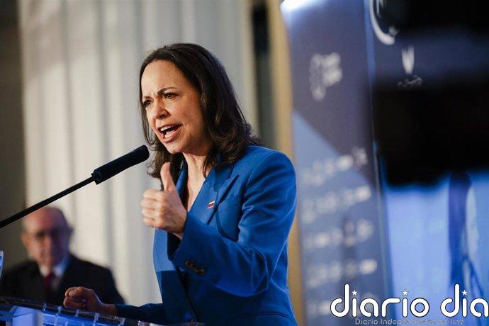 Albares insiste en que Machado pidió refugio en la embajada española en 2024 y dice que si lo necesitara puede hacerlo