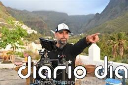 Alexis Morante dirige 'A una isla de ti': "Hay que normalizar las relaciones diversas y que no sean centro de la trama"