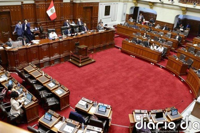 Alumnos sevillanos participan este domingo en una misión de observación en las elecciones generales del Perú