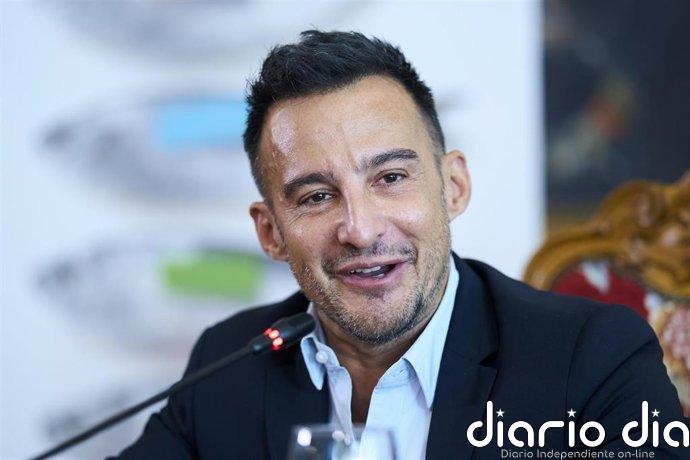 Amenábar celebra los 30 años de 'Tesis', película que "mantiene la vigencia" aunque se base en "tecnologías superadas"