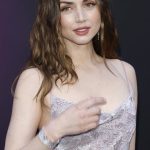 Ana de Armas cumple 38 años: los estilismos más inspiradores de la actriz que saltó de 'El Internado' a Hollywood