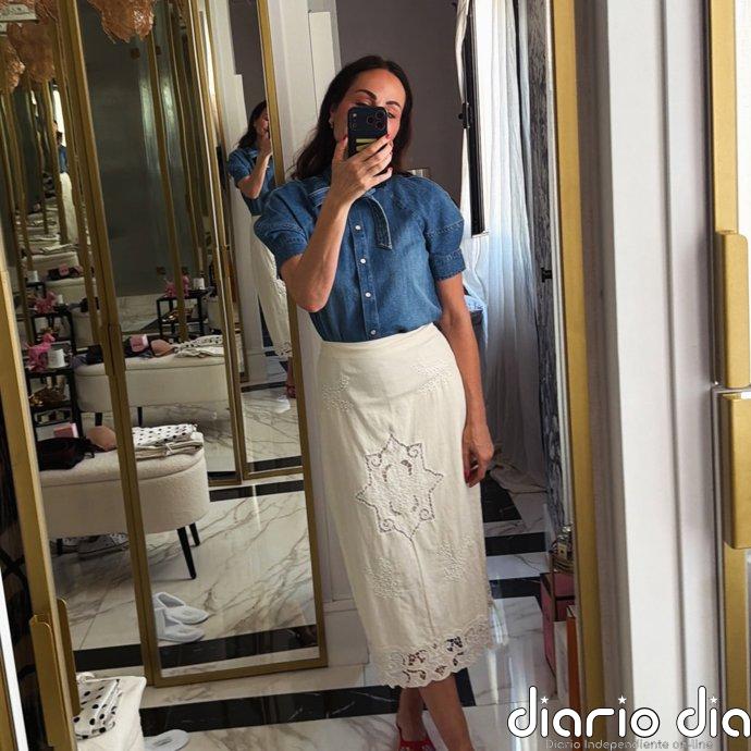 Ana Milán enseña cómo llevar la falda recta esta primavera a cualquier edad