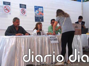 Aplazan una hora el cierre de urnas en Perú por retrasos en la entrega de material electoral