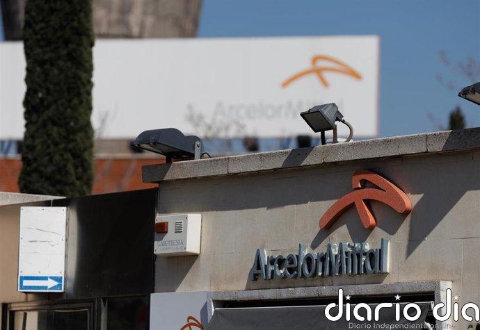ArcelorMittal recorta un 28,6% su beneficio hasta marzo, pero eleva sus ingresos un 4,4%