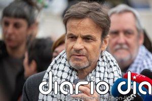 Asens (Comuns) sale del hospital tras serle trasplantado un riñón de su madre