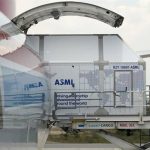 ASML eleva su previsión de ventas por el impulso de la IA: "La demanda de chips supera la oferta"