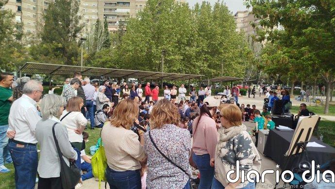 Autismo Aragón reúne a numerosas familias en una jornada inclusiva en el barrio del Actur