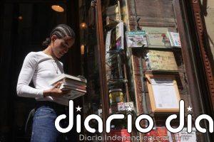 Autores y lectores vuelven a reunirse en Barcelona en el "sueño" de Sant Jordi