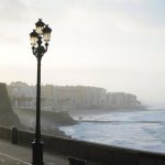 Aviso amarillo este domingo por oleaje en el Estrecho y litoral gaditano con rachas de viento de entre 50 y 61 km/h