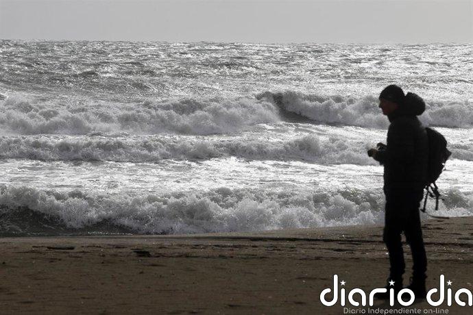 Aviso amarillo este lunes por oleaje en Almería y Granada acompañado por fuertes rachas de viento de hasta 60 km/h