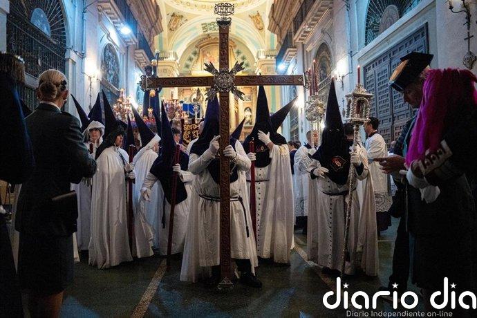 Ayuso asistirá el Jueves Santo al traslado del Cristo de la Buena Muerte y a la Madrugá sevillana