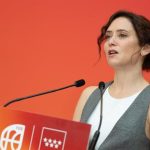 Ayuso censura a un Gobierno que está "quemando las naves" con una regularización que busca hacer "daño gratuito"