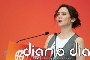 Ayuso censura a un Gobierno que está "quemando las naves" con una regularización que busca hacer "daño gratuito"