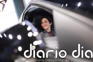 Ayuso visita Cupra City Garage Madrid por el lanzamiento mundial del nuevo modelo 100% eléctrico