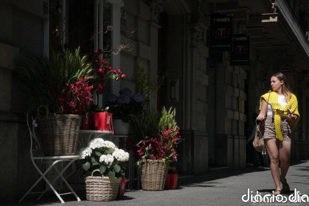 Barcelona amanece entre paradas de libros y rosas y espera superar las ventas de 2025