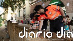 Barcelona duplicará sus agentes cívicos antes del verano para combatir la "presión turística"